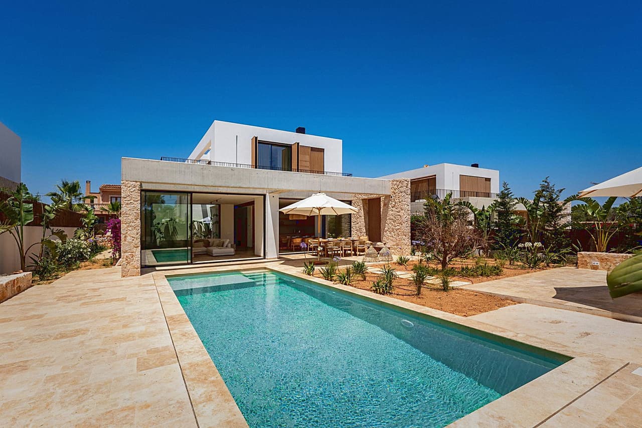 Villa mit Pool und Garten