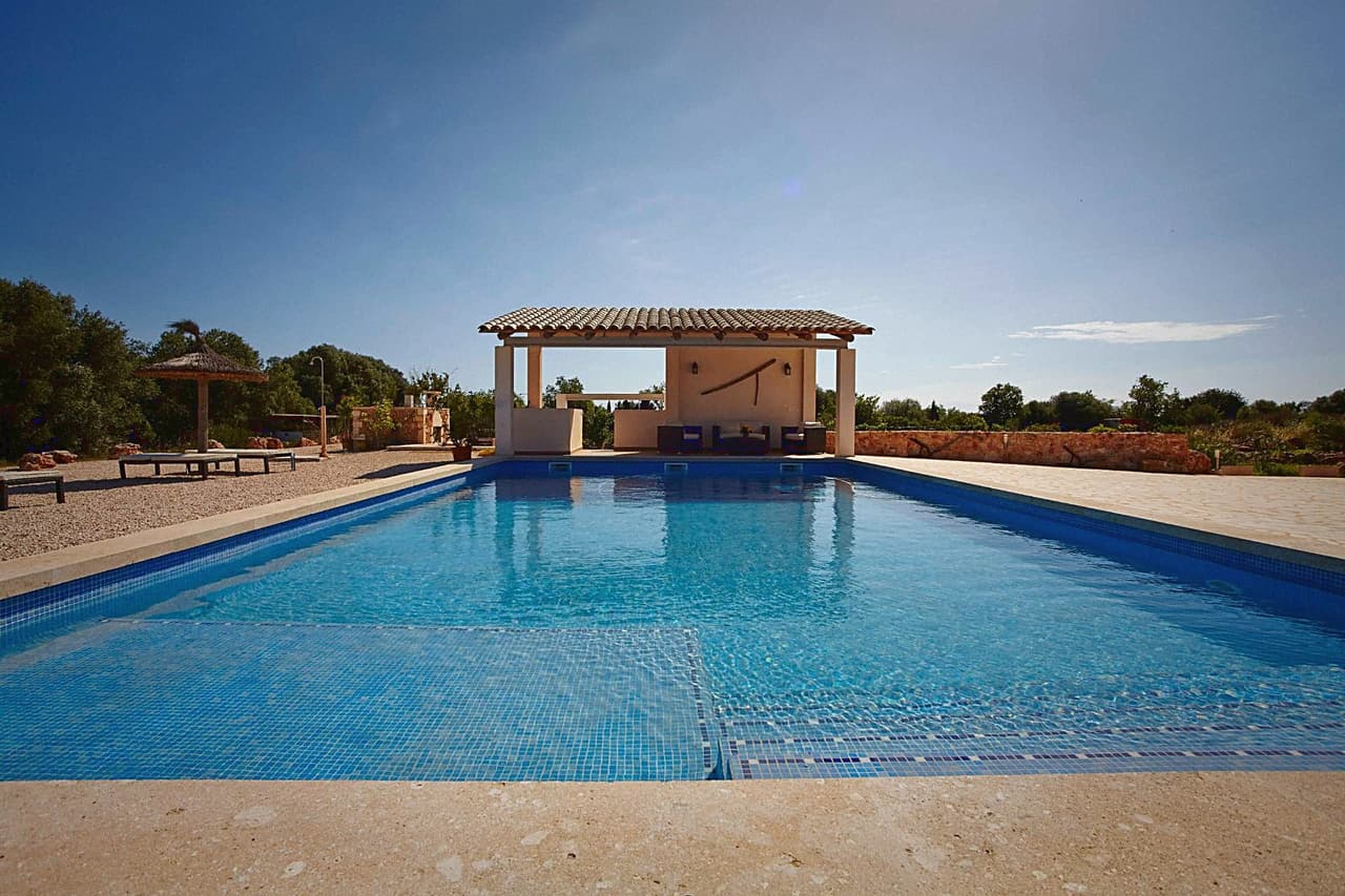 Pool und Poolhaus