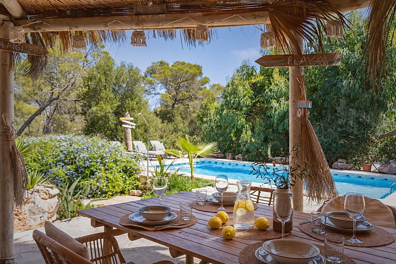 Mediterranes Meerblick Chalet in Cap des Moro - drei Schlafzimmer, Pool und überdachte Terrasse in Strandnähe