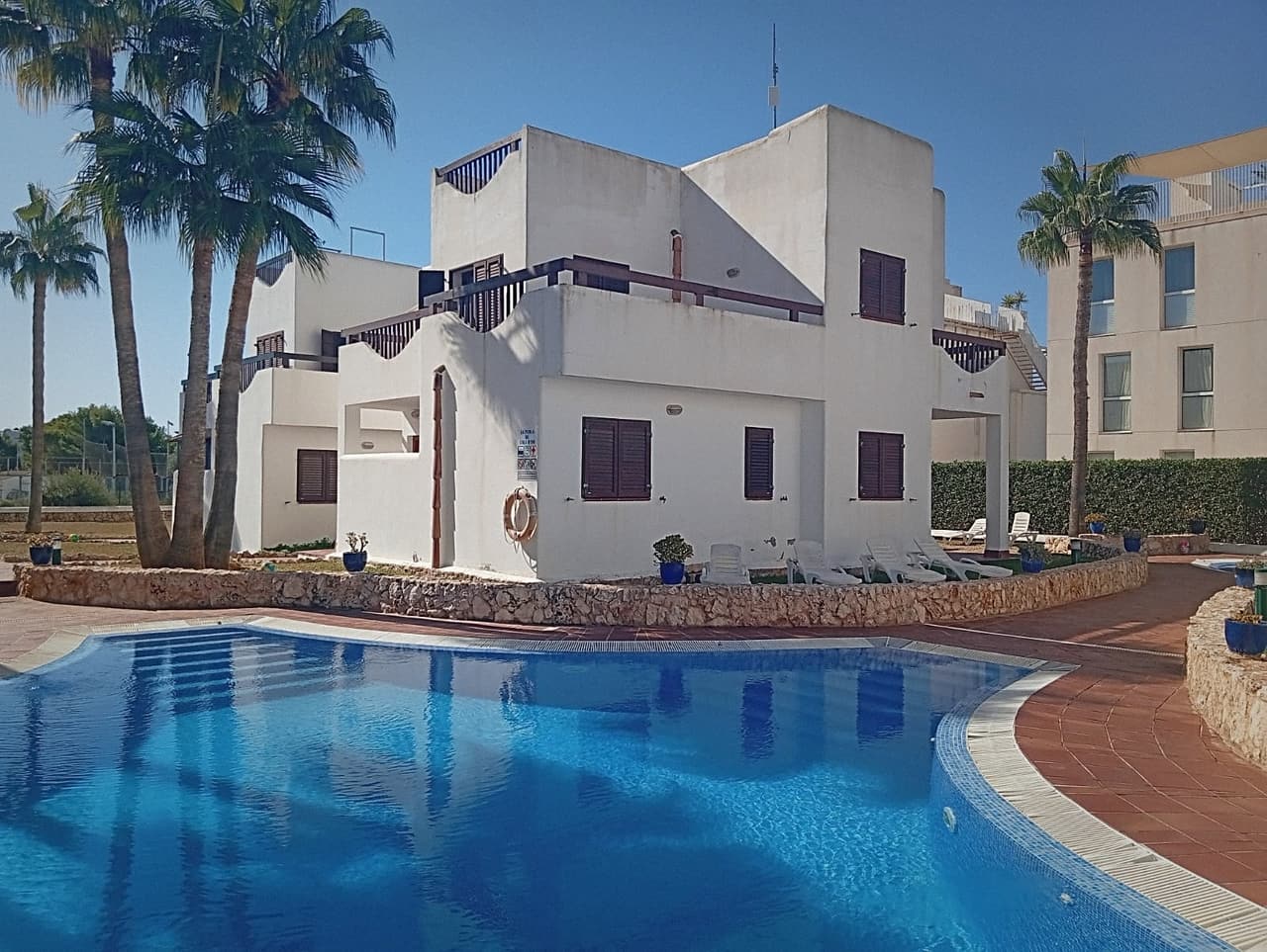 Chalet mit ETV in Cala Egos - fünf Schlafzimmer und zwei Gemeinschaftspools